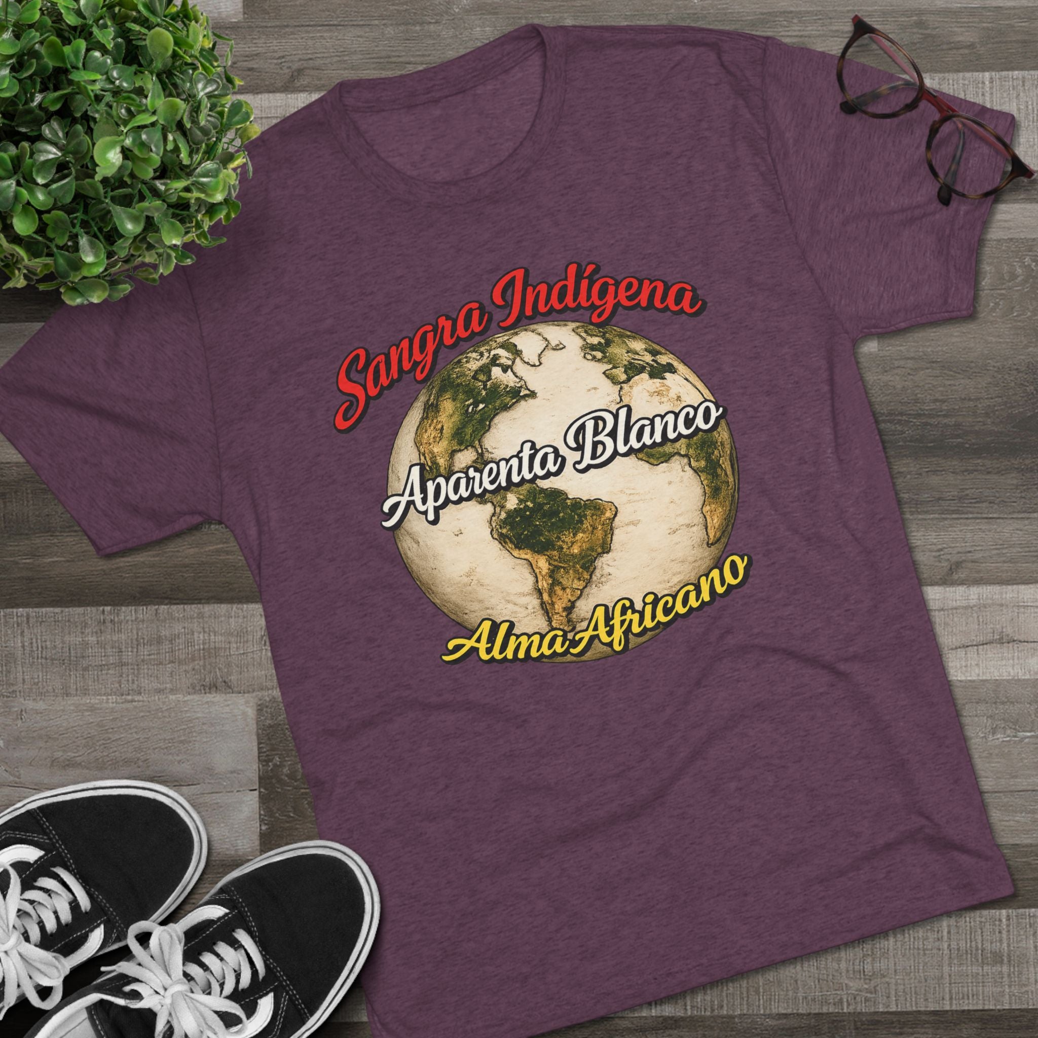T-Shirt — Sangre Indígena Aparenta Blanco Alma Africano Globe Tee